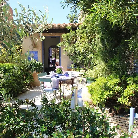 Gigaro: Petit Mas Terrasse Vue *